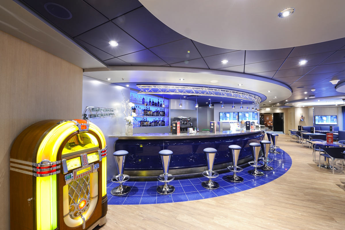 MyCruise MSC Preziosa Offentlige-arealer Barer-lounger-atrium1